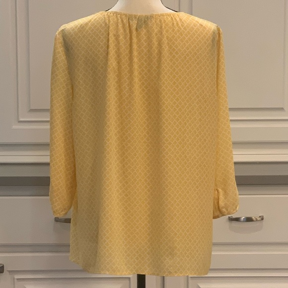 Banana Republic V-neck Tassel Tie Yellow White Blouse Size Medium - Picture 4 of 11